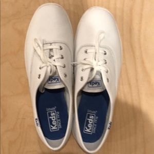 Keds leather shoes 8.5